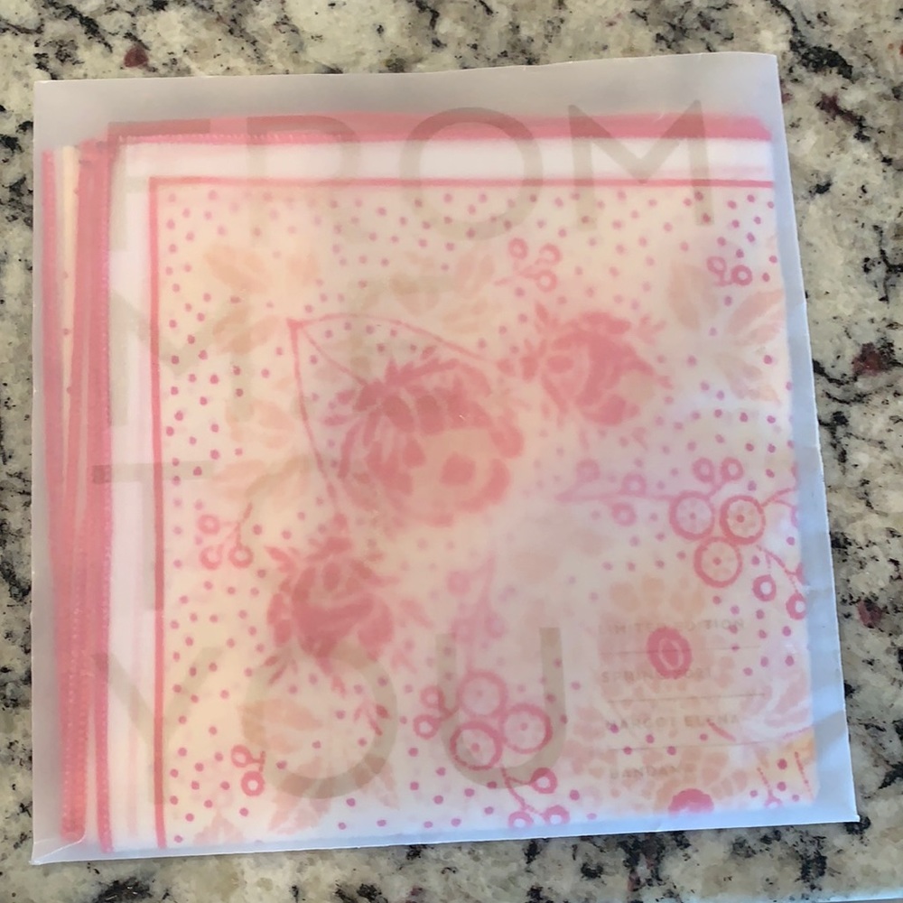 Margot Elena bandana